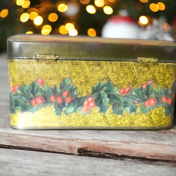 Hinged Vintage Christmas Tin Box with Angel and Mandolin on the Lid - Picture 7 of 9